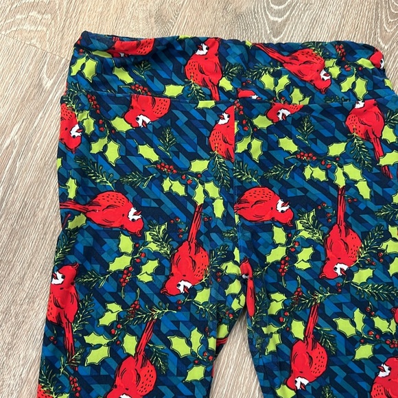 LulaRoe tall and curvy leggings - Picture 2 of 3